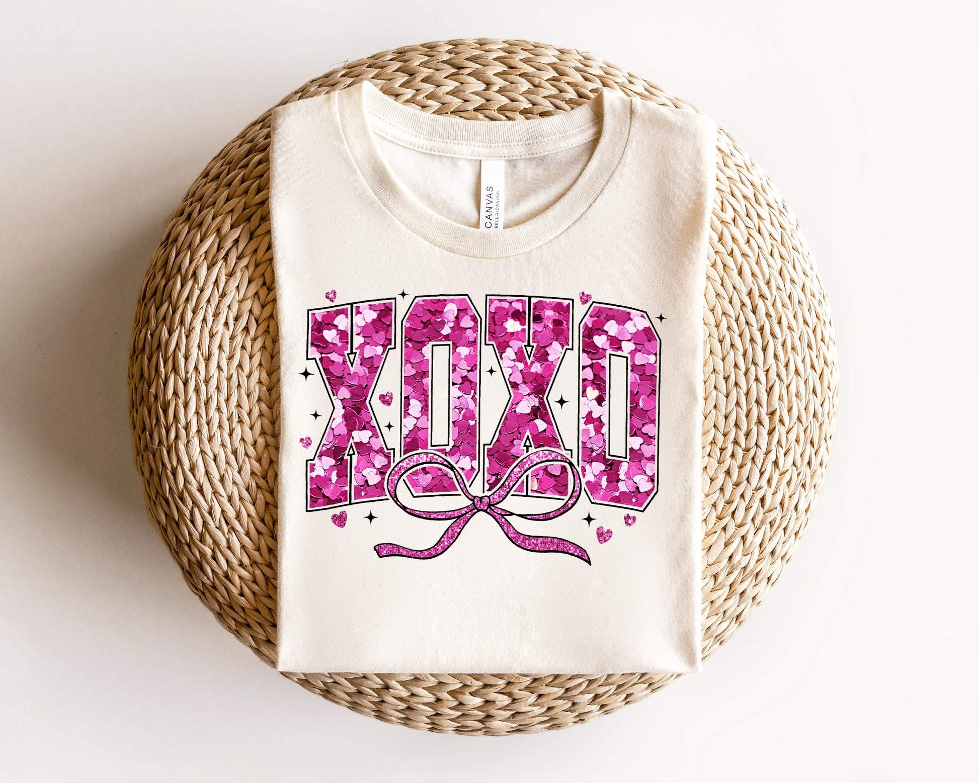 a t - shirt with the word dad printed on it