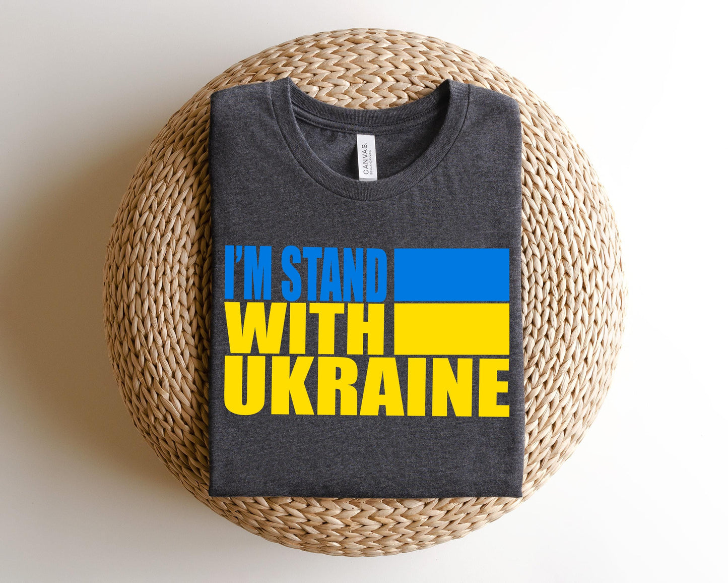 a t - shirt that says i&#39;m stand with ukraine on it